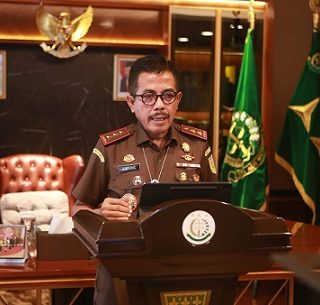Wakil Jaksa Agung Setia Untung Arimuladi SH MHum mewakili Jaksa Agung ST Burhanuddin SH MH saat menutup Rakernis Bidang Pidsus usus secara virtual, di ruang kerjanya, di Gedung Menara Kartika Adhyaksa Kebayoran Baru Jakarta Selatan, Kamis (16/9).