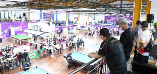 Gubernur Jateng Ganjar Pranowo memberi dukungan atlet biliar Jateng yang bertanding pada Senin (4/10)