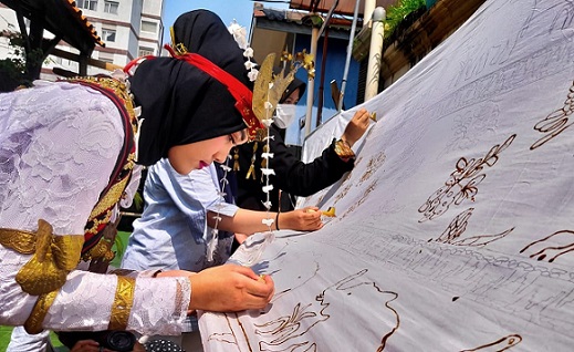 Kolaborasi Batik Motif Lampung dan Semarangan di Kampung Djadoel ...