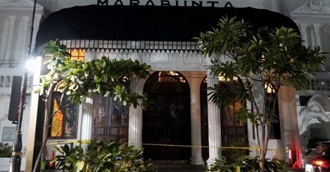 Cafe Marabunta diberi garis tanda polisi, karena melanggar ketentuan batas maksimal operasional selama PPKM Level 1 di Kota Semarang.