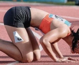 Tyas Murtiningsih, pelari Jawa Barat mencatatkan rekor baru nomor lari 100 meter putri dengan catatan waktu 11,67 detik, mengalahkan rekor 21 tahun lalu milik Irene Joseph asal Maluku dengan waktu 11,73 detik