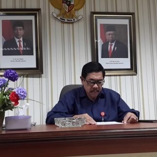 Ketua Dewan Pendidikan Kota Semarang, Dr Drs Budiyanto SH MHum saat memimpin rapat persiapan sarasehan di Kantor Dewan Pendidikan Kota Semarang, Senin (25/10).