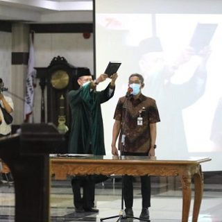 Kepala Badan Pengelola Keuangan dan Aset Daerah (BPKAD) Jateng, Sumarno, dilantik sebagai Sekda Jateng definitif, Jumat (8/10)