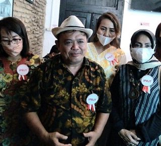 Ketua IPMJT terpilih, Bayu Ramli, bersama beberapa pengurus