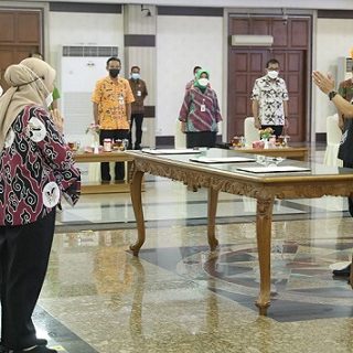 Gubernur Jateng, Ganjar Pranowo, melantik pejabat fungsional di 23 jenis jabatan, Jumat (19/11)