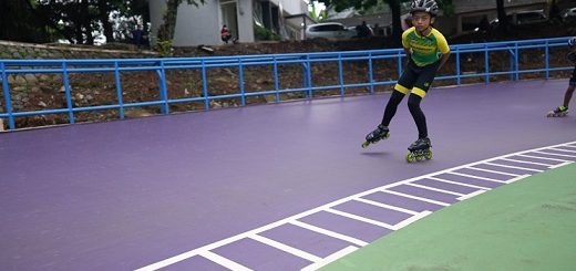 Pemprov Jateng menggelar Pekan Olahraga Pelajar Daerah (Popda) 14-22 November 2021. Pada atlet sepatu roda bertanding di kompleks GOR Jatidiri, Selasa (16/11)