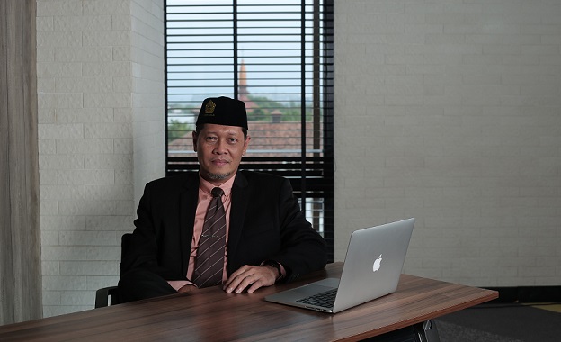 Dr Ardian Adhiatma SE MM,