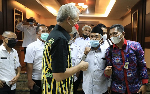 Gubernur Ganjar Pranowo menerima PPDI (Persatuan Perangkat Desa Indonesia) di Kantor Gubernur Jateng, Rabu (15/12)