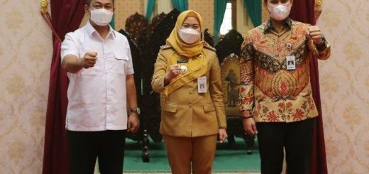 Wali Kota Semarang Hendrar Prihadi, Bupati Demak, Eisti'an dan Bupati Kendal Dico M Ganinduto siap berkolaborasi dalam mengawal proyek pembangunan tol Kendal, Semarang, Demak.