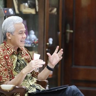 Gubernur Jawa Tengah, Ganjar Pranowo, pada acara Seminar Nasional Pengusulan Calon Pahlawan Nasional Mayor Jenderal Dr dr R Soeharto secara daring, Selasa (22/2).