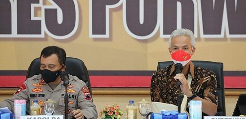 Gubernur Jawa Tengah, Ganjar Pranowo, didampingi Kapolda Irjen Pol M Luthfi menggelar press conference terkait penangkapan Wadas yang menolak proyek bendungan Bener, di Mapolres Purworejo, Rabu (9/2)