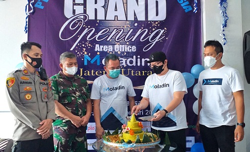 PT Moladin Digital Indonesia menggelar tasyakuran atas pembukaan kantor cabang baru di Jalan Cinde Barat No.1, Kelurahan Jomblang, Kecamatan Candisari, Semarang, Selasa (22/2)
