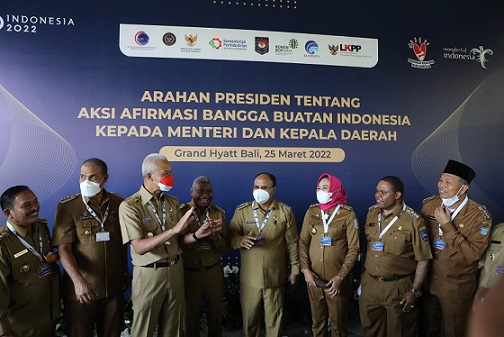 Gubernur Jateng Ganjar Pranowo menghadiri Arahan Presiden tentang Aksi Afirmasi Bangga Buatan Indonesia kepada Menteri dan Kepala Daerah di Bali, Jumat (25/3)