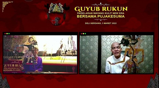 Gubernur Jawa Tengah, Ganjar Pranowo, hadir secara virtual dalam Pagelaran Wayang Kulit New Era yang digelar Pujakesuma (Putra Jawa Kelahiran Sumatra) di Deli Serdang Sumatra Utara, Sabtu (5/3)