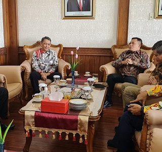 Andi Herman bersama jajaran Kejati Jateng bertandang ke Gedung Berlian, Jumat (18/3), menjalin keakraban antar lembaga forkompinda.