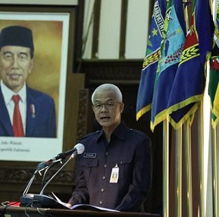 Gubernur Jawa Tengah Ganjar Pranowo menyampaikan Laporan Keterangan Pertanggungjawaban (LKPJ) tahun 2021, di Ruang Rapat Paripurna, Gedung Berlian DPRD Jateng, Selasa (28/3).