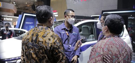 PLN menyiapkan infrastruktur pendukung kendaraan listrik, seperti SPKLU, home charging, serta memberikan promo tambah daya dan diskon tarif bagi pemilik kendaraan listrik.