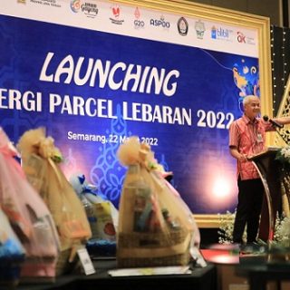 Gubernur Jateng, Ganjar Pranowo, melaunching Sinergi Parcel Lebaran atau gerakan penjualan parsel UMKM 2022 di Hotel Gumaya, Selasa (22/3)