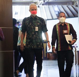 Direktur Antikorupsi Badan Usaha Aminudin saat audiensi Komite Advokasi Daerah (KAD) bersama Gubernur Ganjar Pranowo di Kantor Pemprov Jateng, Selasa (5/4)