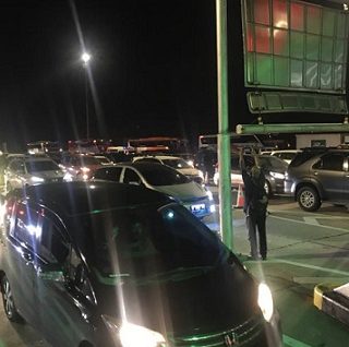 Tol Kalikangkung Dipadati Pemudik