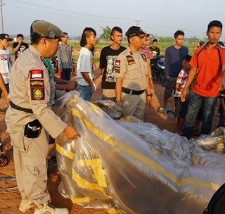 Dua tahun lalu Pemerintah Kota Pekalongan melarang warganya menerbangkan balon udara, untuk merayakan tradisi Syawalan atau seminggu setelah Idulfitri 1441 H mendatang. Tahun ini Gubernur Ganjar Pranowo mengizinkan tradisi tersebut diselenggarakan, tetapi balon harus diikat