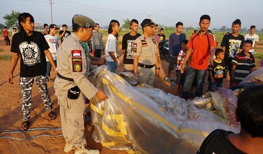 Dua tahun lalu Pemerintah Kota Pekalongan melarang warganya menerbangkan balon udara, untuk merayakan tradisi Syawalan atau seminggu setelah Idulfitri 1441 H mendatang. Tahun ini Gubernur Ganjar Pranowo mengizinkan tradisi tersebut diselenggarakan, tetapi balon harus diikat