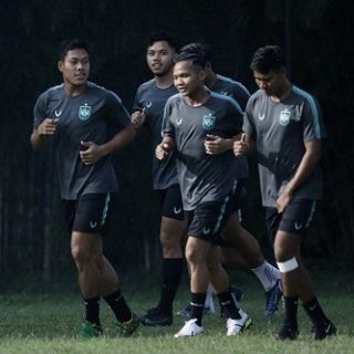 Para pemain Laskar Mahesa Jenar melakukan latihan rutin kembali. Dok Photo. Ig : @psisofficial