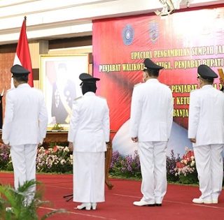Gubernur Jawa Tengah, Ganjar Pranowo, melantik empat Penjabat (Pj) Kepala Daerah di Gedung Gradhika Bhakti Praja, Minggu (22/5/2022).