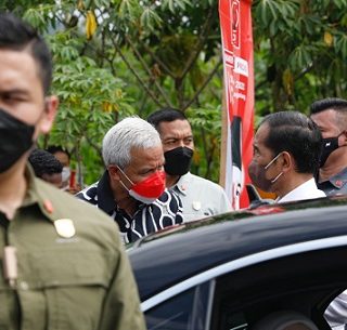 Gubernur Jawa Tengah, Ganjar Pranowo, menyambut dan mendampingi kunjungan kerja Presiden Joko Widodo di Magelang, Sabtu (21/5)