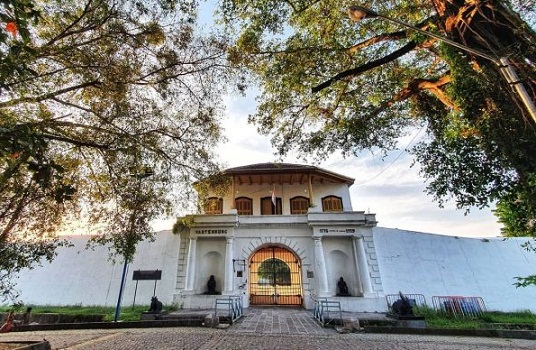 MEWAH. Benteng Vastenburg peninggalan penjajah Belanda masih berdiri kokoh di tengah Kota Solo