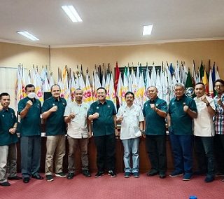 Pengurus SIWO PWI Jateng di bawah pimpinan Erwin Ardian melakukan audensi dengan Ketua Umum KONI Jateng beserta jajarannya.