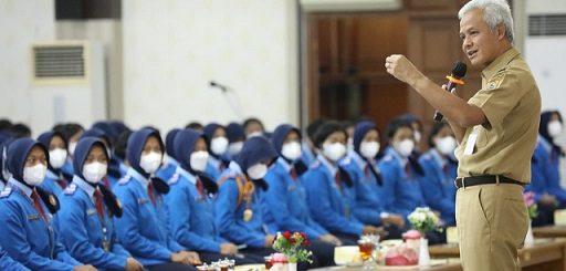Gubernur Jawa Tengah Ganjar Pranowo menerima siswa Taruna Nusantara (TN) di Gedung Gradhika Bhakti Praja, Senin (20/6). Ganjar menyampaikan beberapa pesan penting kepada para generasi penerus tersebut.
