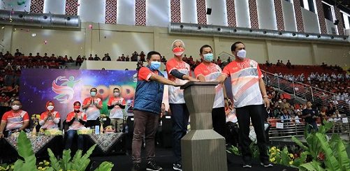 Gubernur Jateng Ganjar Pranowo didampingi Wali Kota Semarang Hendrar Prihadi membuka Popda Jateng 2022
