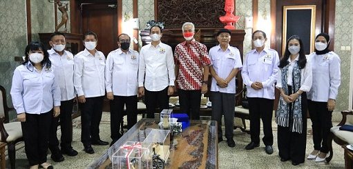 Gubernur Jawa Tengah, Ganjar Pranowo, menerima pengurus Kadin Jateng di Rumah Dinas Puri Gedeh, Senin (11/7/2022)