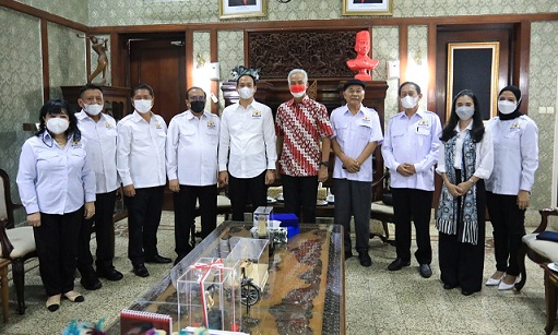 Gubernur Jawa Tengah, Ganjar Pranowo, menerima pengurus Kadin Jateng di Rumah Dinas Puri Gedeh, Senin (11/7/2022)