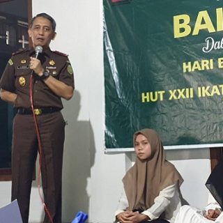Kepala Kejaksaan Tinggi Jateng Andi Herman SH MH memberikan sambutan pada acara baksos untuk memperingat Hari Bakti Adhyaksa ke-62.
