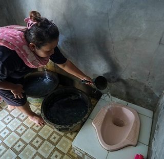 Lewat program jambanisasi Pemprov, warga di daerah perbatasan Jateng seperti Cilacap, sekarang sudah bisa BAB di rumah