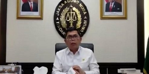 Jampidum Dr Fadil Zumhana menyampaikan pandangannya saat menjadi keynote speaker dalam Webinar Nasional dengan tema ”Restorative Justice sebagai Implementasi Dominus Litis Kejaksaan Republik Indonesia, Rabu (20/7).