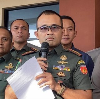 Komandan Polisi Militer IV Diponegoro, Kolonel Rinoso Budi memaparkan hasil autopsi Muslimin kepada wartawan.