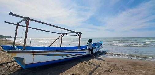 Pesona Pantai Larangan menjadi incaran wisatawan bila melancong ke Kabupaten Tegal