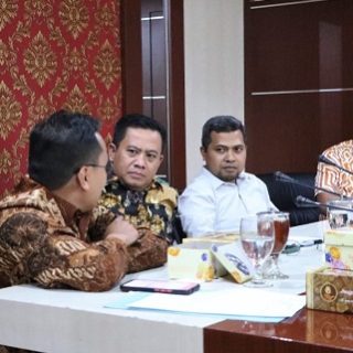 Jajaran pimpinan DPRD bersama Komisi A melakukan pertemuan dengan KPU Jateng terkait Pilkada 2024.