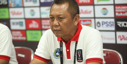 Direktur Operasional PT LIB, Sudjarno saat sesi jumpa pers di Stadion Jatidiri, Semarang.
