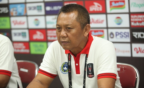 Direktur Operasional PT LIB, Sudjarno saat sesi jumpa pers di Stadion Jatidiri, Semarang.