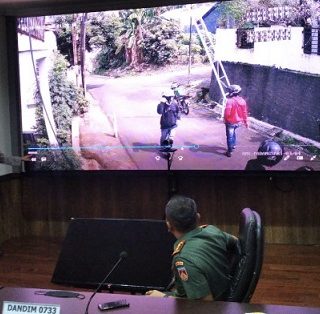 Kapolrestabes Semarang, Kombes Pol Irwan didampimgi Dandim 0733/ Kota Semarang, Letkol Inf Honi Havana Anwar saat bedah CCTV kasus tersebut.
