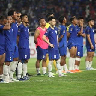 Para pemain PSIS usai melakoni laga perempat final melawan Bhayangkara FC.