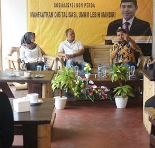 Ferry Wawan Cahyono dalam kegiatan ‘Sosialisasi Non-Perda’ bertema ‘Manfaatkan Digitalisasi, UMKM Lebih Mandiri,’  di Kabupaten Banjarnegara, Minggu (28/8)
