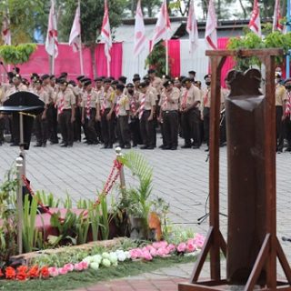 Gubernur Ganjar Pranomo menjadi pembina upacara peringatan Hari Pramuka Tingkat Provinsi Jawa Tengah di Kebun Raya Indrokilo, Kabupaten Boyolali, Rabu (31/8/2022)