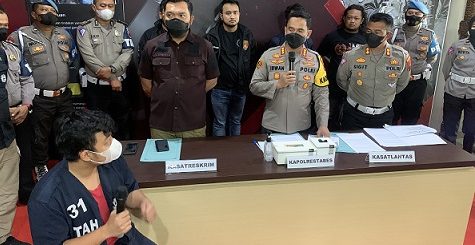 Kapolrestabes Semarang Kombes Pol Irwan Anwar melakukan konferensi pers soal penemuan mayat terapung di Sungai TBRS