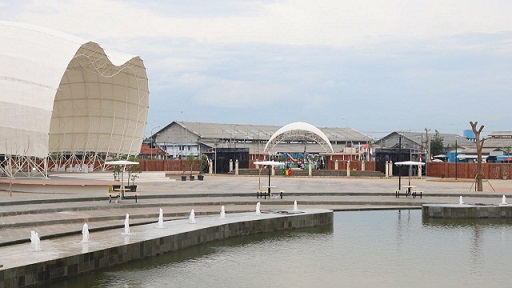 DIPERCANTIK. Obyek wisata Pantai Pasir Kencana Kota Pekalongan dipercantik dengan tambahan wahana dan fasilitas, sehingga kondisinya berubah lebih menarik