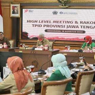 Gubernur Jateng Ganjar Pranowo memimpin Rakor TPID Jateng, Kamis (18/8)